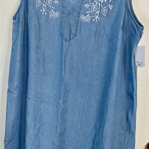 croft & barrow Light Blue Chambray Dress with White Label Detail